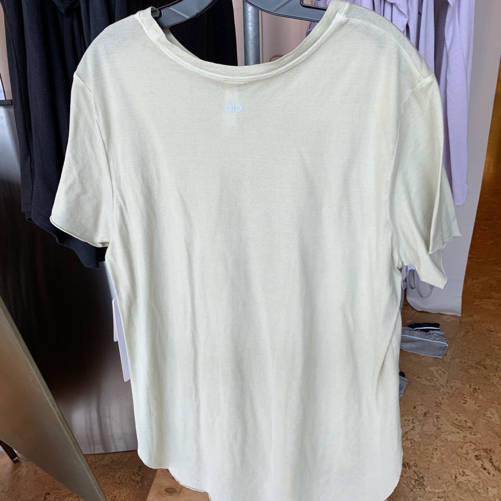 Alo Yoga Washed Lithe Tee - Picture 2 of 2